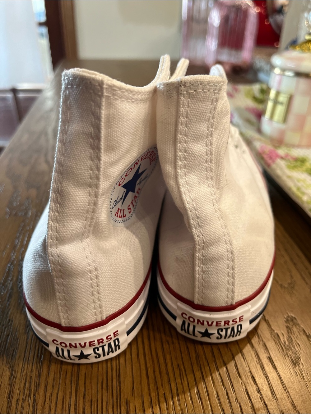 New Converse White Sneakers size 7 womens - Picture 4 of 9